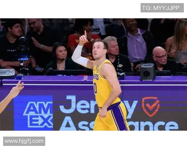 鸟枪换大炮！用废柴后卫换来三分50%神射手，湖人这笔交易太值了